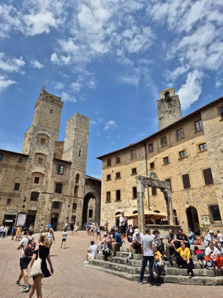 Piazza della Cisterna