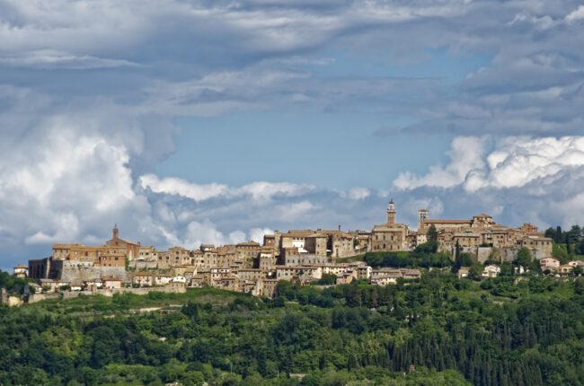 Montepulciano stadsaanzicht