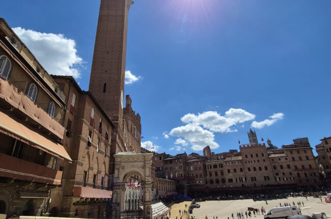 Piazza del Campo opgebouwd voor Il Palio