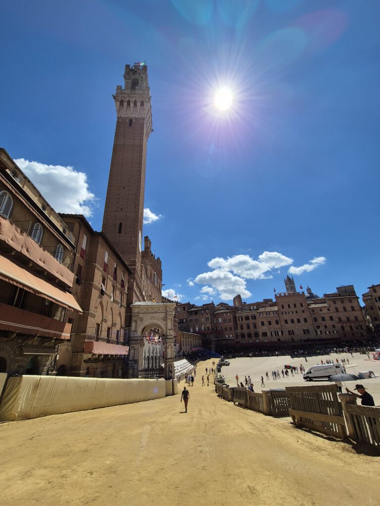 Piazza del Campo opgebouwd voor Il Palio